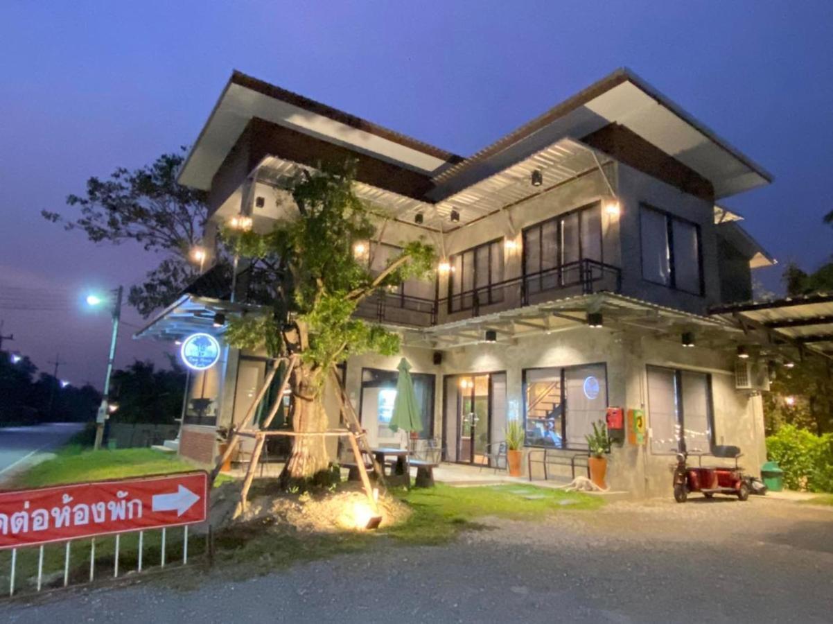 บ้านต้นไม้โฮมสเตย์อุทัยธานี 外观 照片